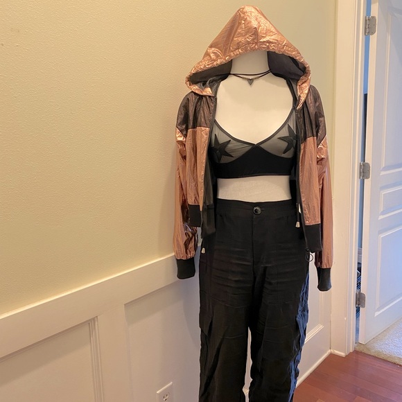 Metallic Foil Cropped Windbreaker - Picture 3 of 9